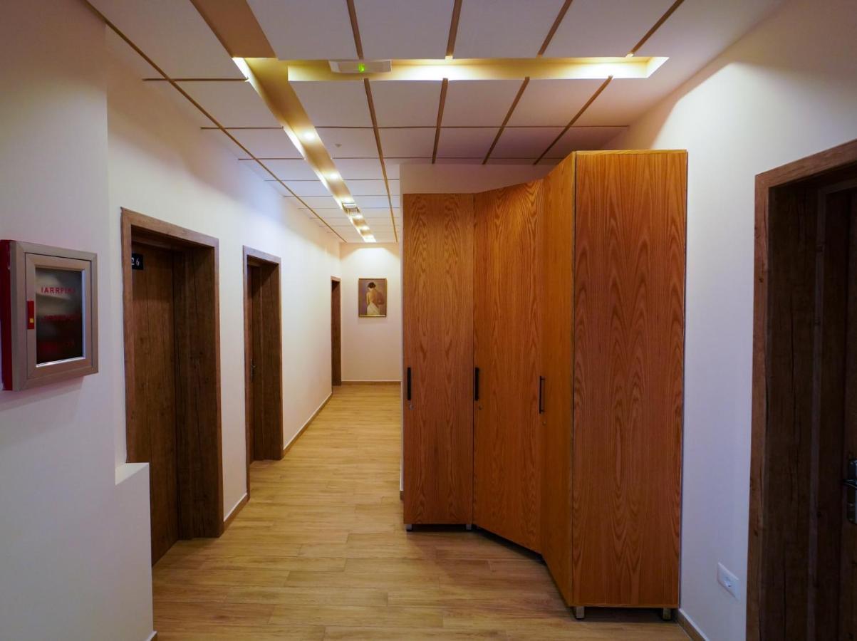 Sr99 Hotel Tirana Bagian luar foto