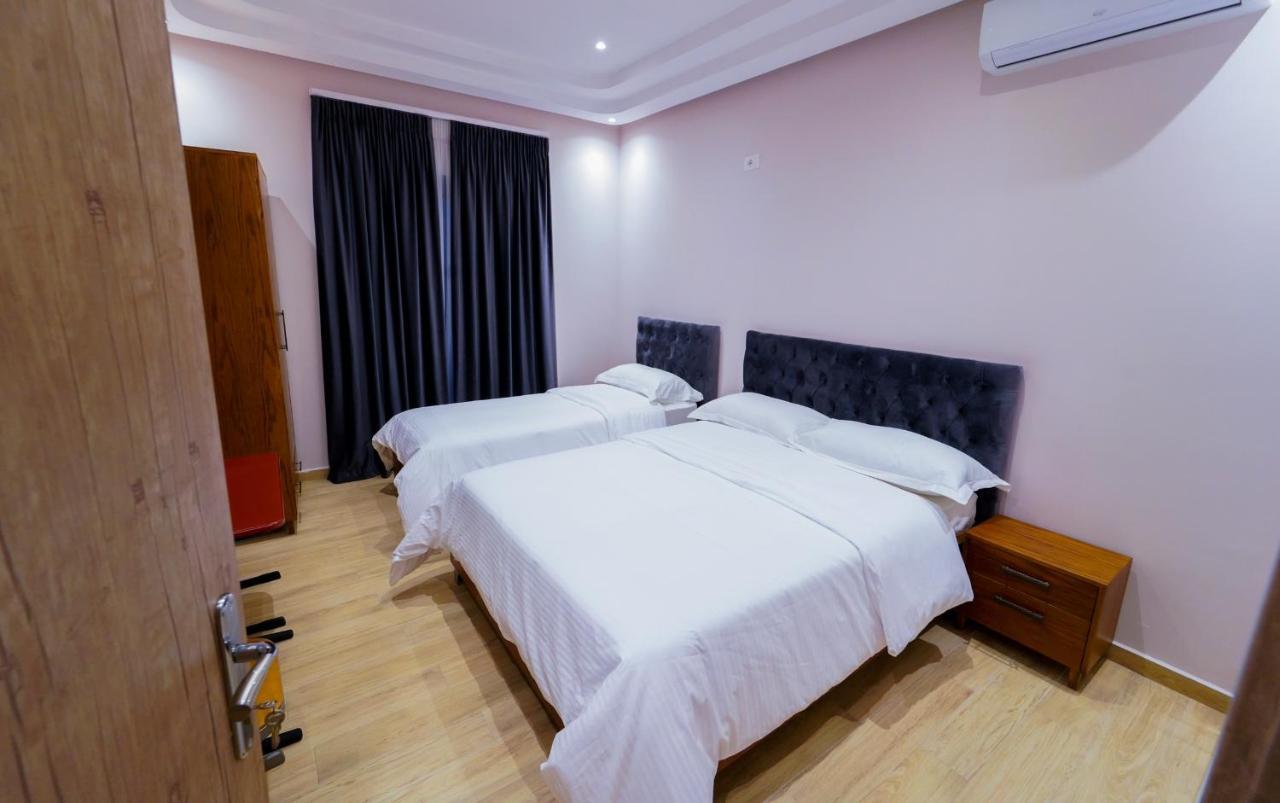 Sr99 Hotel Tirana Bagian luar foto