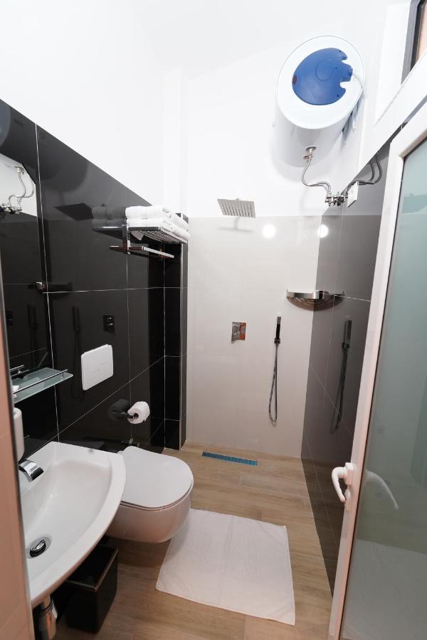 Sr99 Hotel Tirana Bagian luar foto
