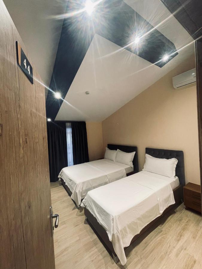 Sr99 Hotel Tirana Bagian luar foto